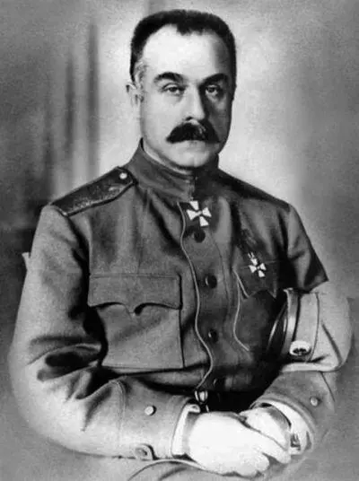 Командир XII армейского корпуса генерал от кавалерии А М Каледин 1915 г А - фото 2