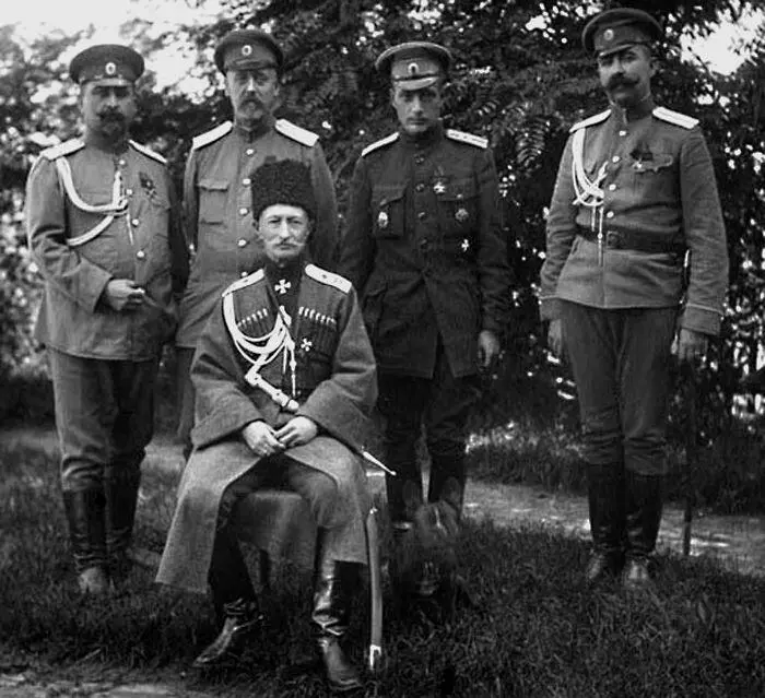 Главнокомандующий армиями ЮгоЗападного фронта генераладъютант Алексей - фото 5