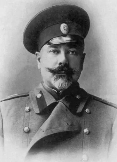 Генералмайор А И Деникин 1914 г Парад после освобождения Харькова - фото 8