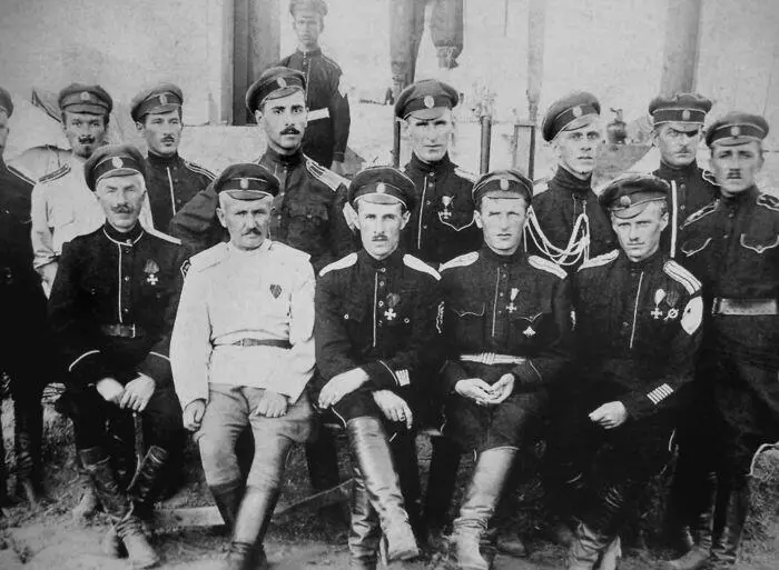 Чины корниловского ударного полка 1918 г Генералы В З МайМаевский - фото 13