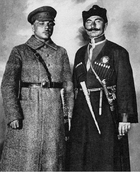 Командиры 1й Конной армии С М Буденный и К Е Ворошилов 1919 г - фото 39