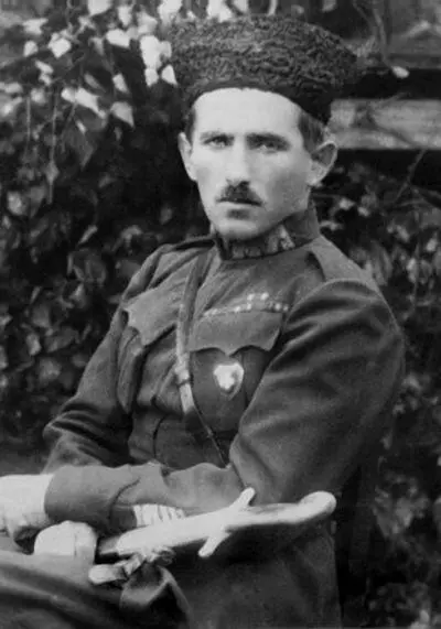 С Н БулакБалахович 1919 г БулакБалахович и его конный полк в Пскове - фото 50