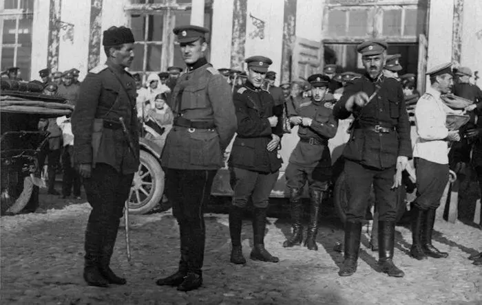 БулакБалахович и его конный полк в Пскове 1919 г Армия БулакБалаховича в - фото 51