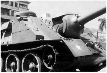 An actual Soviet tank used by Fidel Castro to crush insurgents Its true that - фото 41