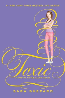 Sara Shepard Toxic обложка книги