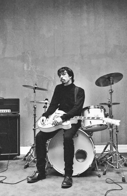 Looking suave on the Monkey Wrench video shoot at the Ambassador Hotel Los - фото 84