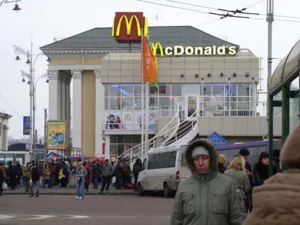 Photo 11 Location of attack and kidnapping attempt on Anna Train Station - фото 12