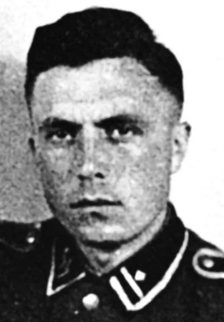 Ганс Фридрих из 1й бригады СС Он принимал участие в расстрелах евреев на - фото 5