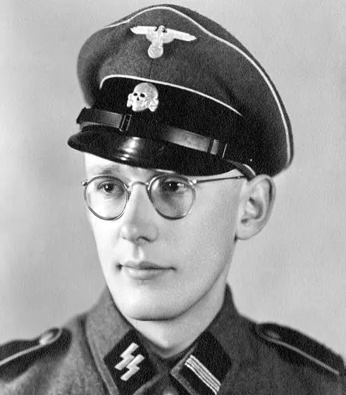 Оскар Гренинг прибывший в Освенцим осенью 1942 года Казимир Пиховский - фото 17