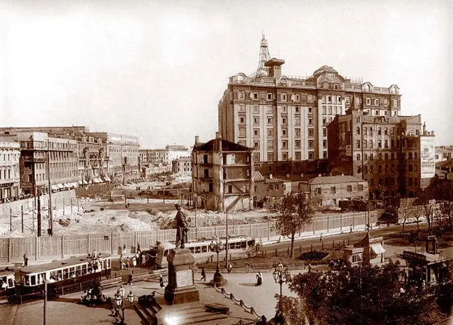 Дим Нирнзее первый московский небоскреб в подвал которого в 1915 году - фото 106