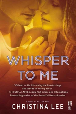 Christina Lee Whisper to Me обложка книги