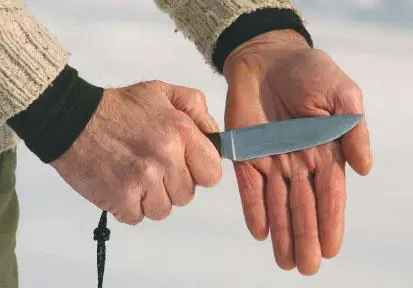 Using your hand to determine a good size for a general purpose survival knife - фото 6