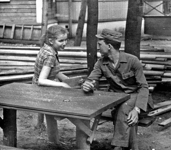 Круглое озеро Мне 14 лет Практикуюсь в испанском с кубинским слушателем - фото 54