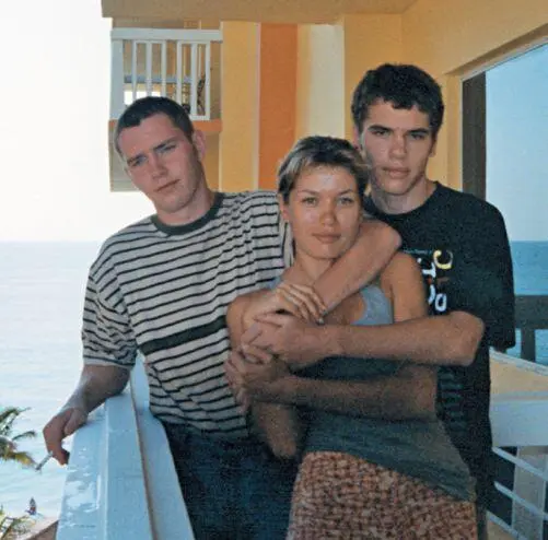1999 год ФортЛодердейл Флорида Мы с Захаром и трое моих детей наконецто - фото 121