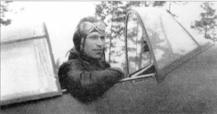 Эйно Коскинен в кабине ЛаГГ3 LG3 март 1943 г Коскинен служил в 2LeLv32 - фото 33