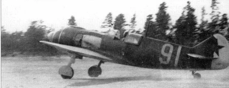 Ла5Ф из 3го ГИАП КБФ взлетает с аэродрома острова Лавенсаари лето 1944 г - фото 34