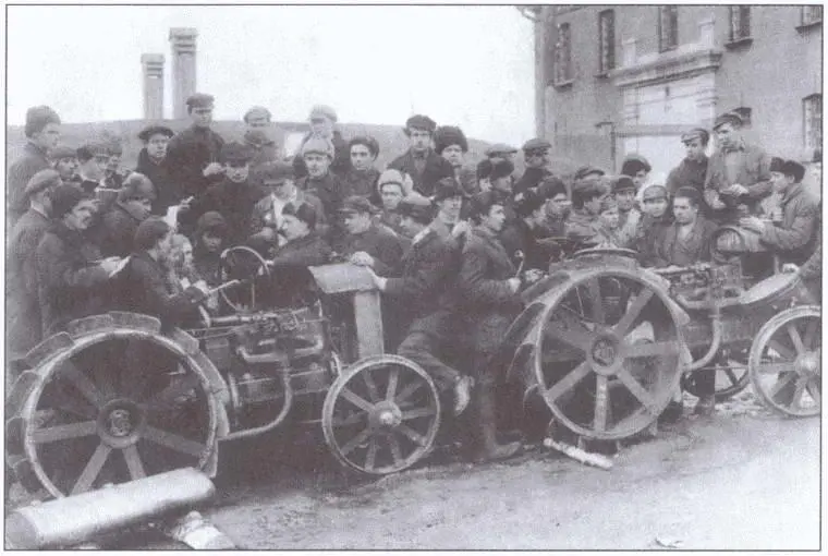 Первые тракторы в Челябинском уезде 1920е гг На строительстве канала - фото 14