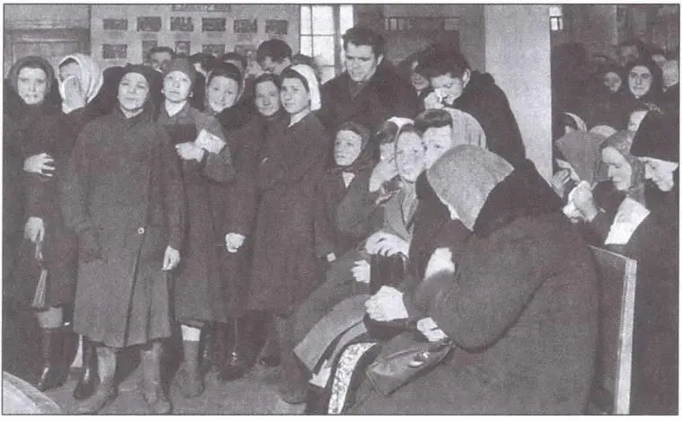 Траурный митинг по случаю кончины ИВ Сталина 1953 г Тело ИВ Сталина - фото 29