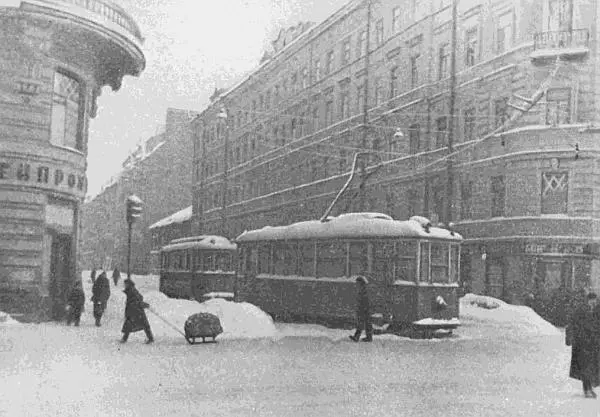 Комарова Мария Уже в сентябре было заметно что есть нечего Норму хлеба - фото 58