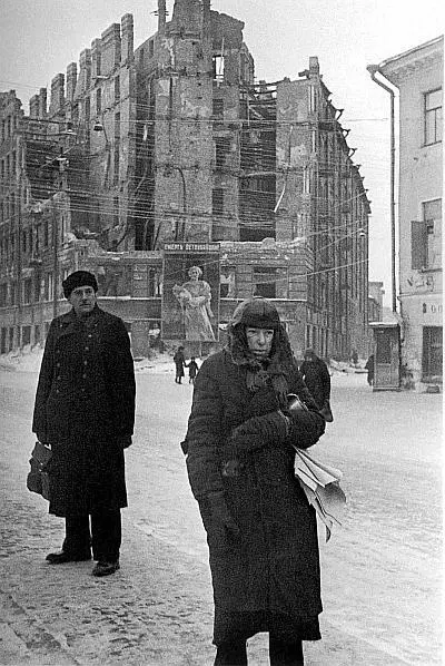 Ипатов Валентин Я окончил 9 классов в ленинградской школе на Московском - фото 61