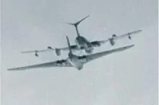 Vforce A rare striking picture of the Vulcan and Victor refuelling Bob - фото 49