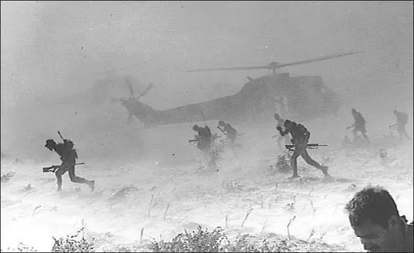 Desert dust the hazards of airmobile warfare in South West Africa From that - фото 7