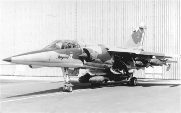 Mirage F1AZ armed with eight 460kg bombs The Sabres were never used in any - фото 12