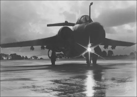 The Blackburn Buccaneer A Buccaneer with an H2 bomb on the inner pylon and an - фото 13