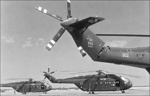 Super Frelons Two of the many variants of the Canberra were operated by the - фото 18