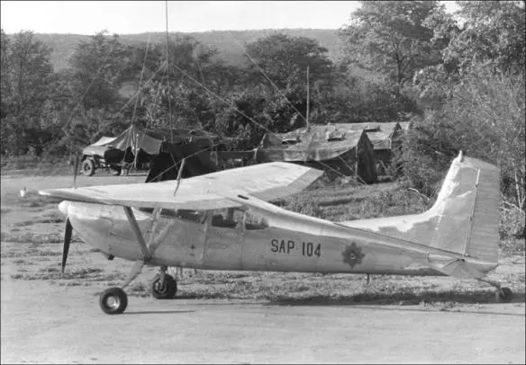 An SAP Cessna 185 at a forward airfield in Rhodesia in 1967 just prior to all - фото 27