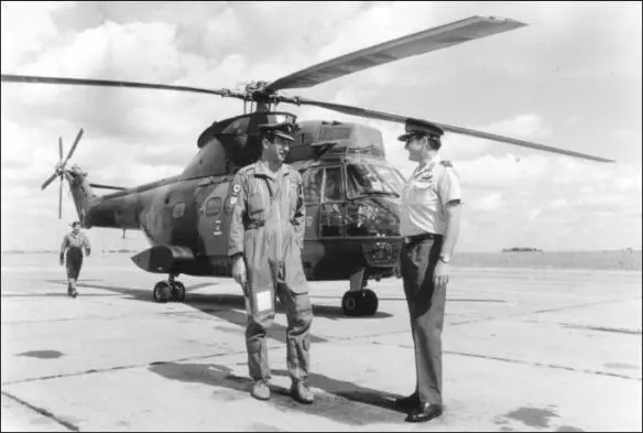Commandant Breytenbach left chats with Air Marshal Frank Mussell RhAF in - фото 48