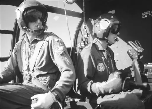The office of an Alouette gunship And somewhat predictably the simplicity of - фото 85