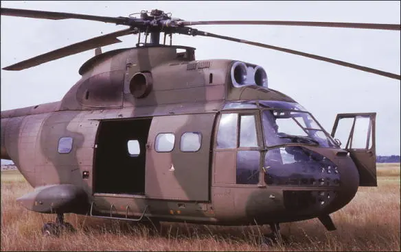 Aerospatiale SA330 Puma 19 Squadron Swartkop camouflaged in Dark Earth and - фото 137