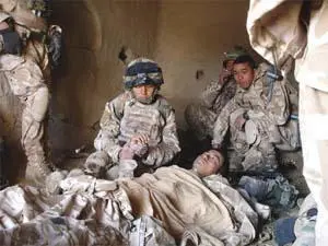 53 Wounded soldier Rifleman Subash Gurung from A Company 1 Royal Gurkha - фото 128