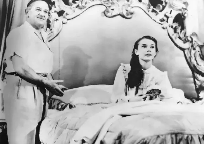 Рабочий момент съемок фильма Римские каникулы 1952 г Успех фильма был - фото 441