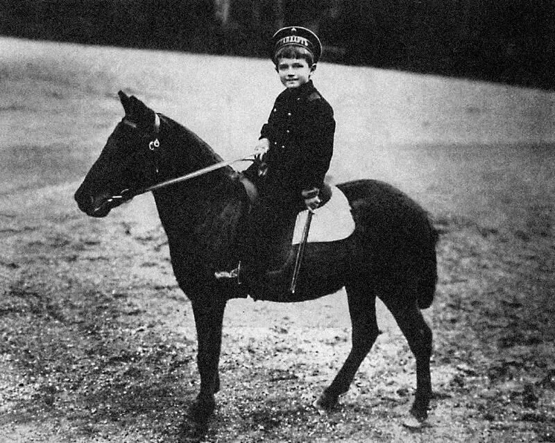 Наследник Алексей на пони 1909 П А Бадмаев 1914 А А Вырубова 1910е - фото 22