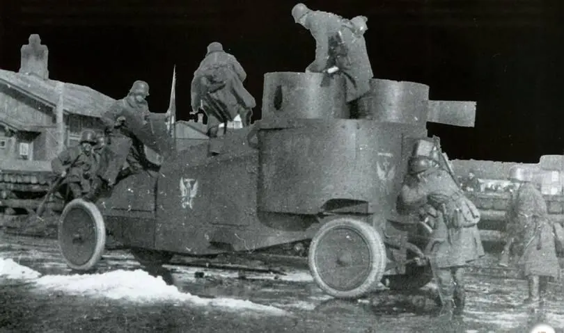 Двухбашенный Рено Мгебров захваченный немцами весной 1918 года Все - фото 17