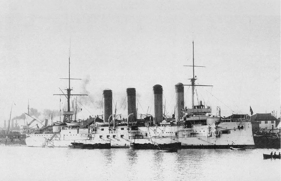 Броненосный крейсер Баян перед РусскоЯпонской войной два фото вверху На - фото 45