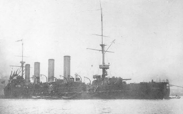 Броненосный крейсер Баян в первый период войны 1904 г два фото вверху - фото 55