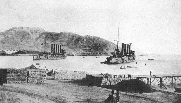 Броненосный крейсер Баян в первый период войны 1904 г два фото вверху - фото 58