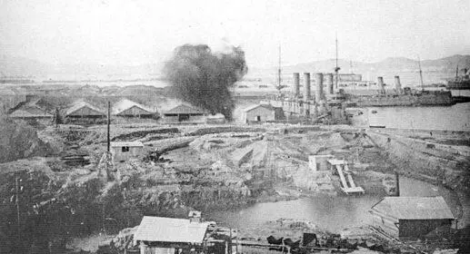 ПортАртурский рейд во время обстрела из японских 11дюймовых осадных орудий - фото 64