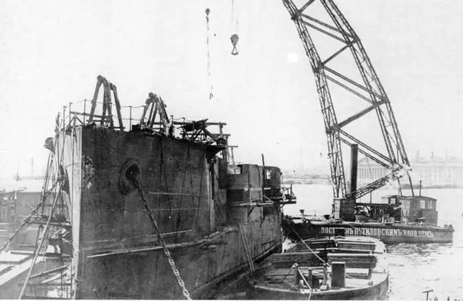 Броненосный крейсер Баян во время достройки 1908 г - фото 92