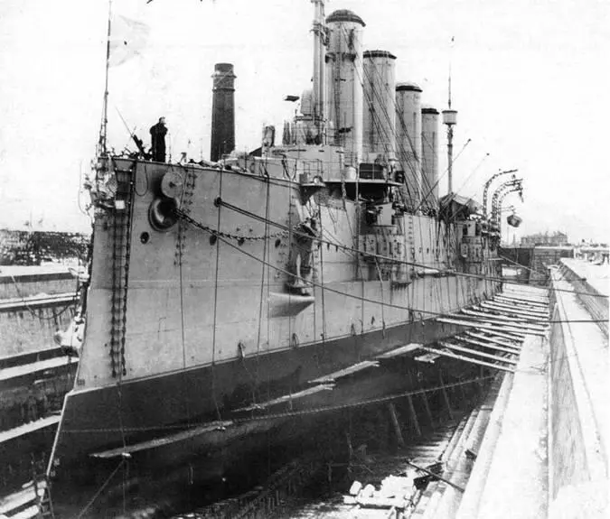 Броненосный крейсер Баян в 19111912 гг два фото вверху - фото 99