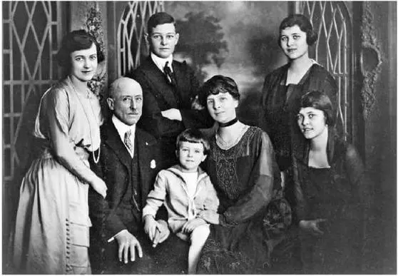 The Kennan Family ca 1918 from left Frances Kent senior George Kent - фото 11