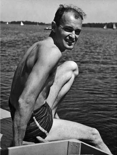 George in wartime Berlin ca 194041 Joan Kennan Collection George - фото 20