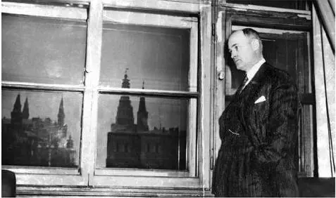 Ambassador Kennan in his Mokhovaya office contemplating the Kremlin 1952 - фото 28