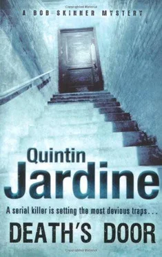 Quintin Jardine Death's Door обложка книги