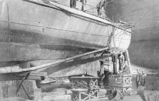 Миноносец Бесшумный в доке Май 1904 г Миноносец Бесшумный в - фото 60