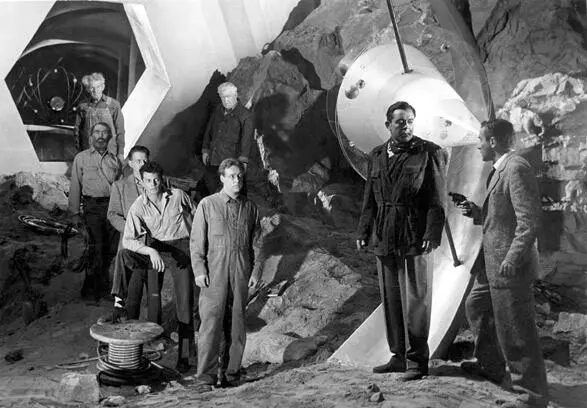 Кадр из фильма Пришелец из космоса 1953 г Джон Жерде Федерико Феллини - фото 40
