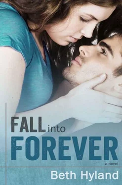 Beth Hyland Fall Into Forever обложка книги